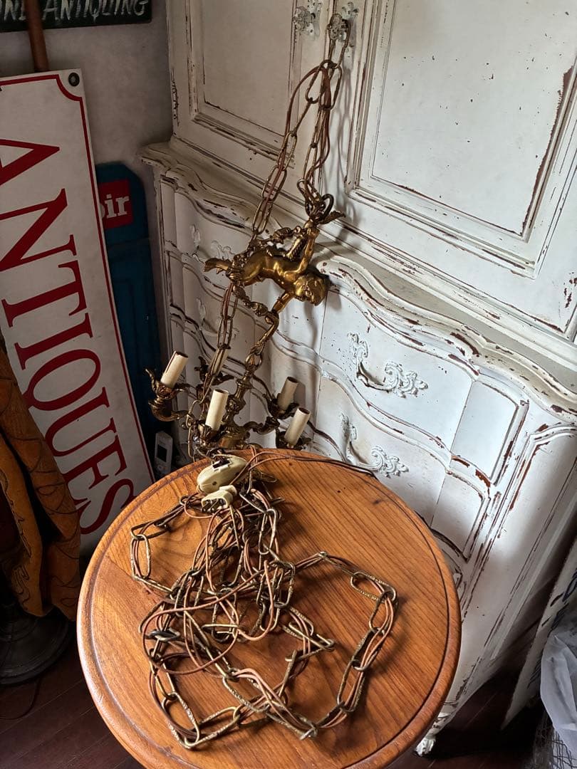 サム＆リサです　シャンデリア　吊り下げ　天井　エンジェル　真鍮　ランプ