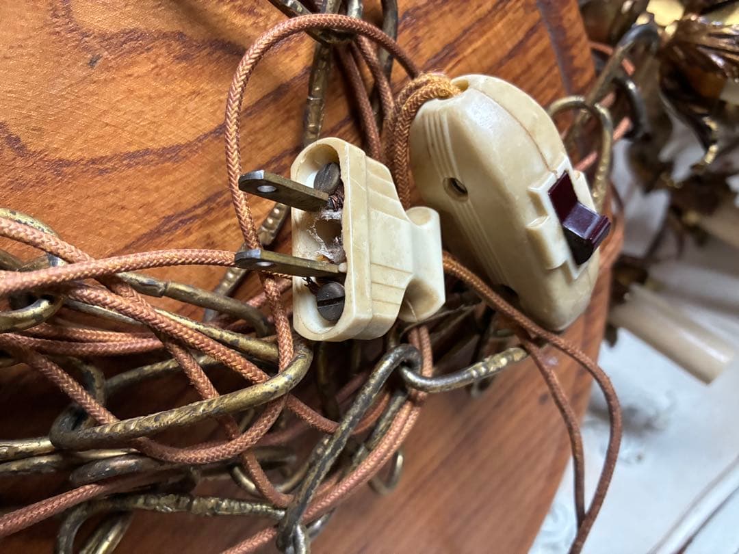 サム＆リサです　シャンデリア　吊り下げ　天井　エンジェル　真鍮　ランプ