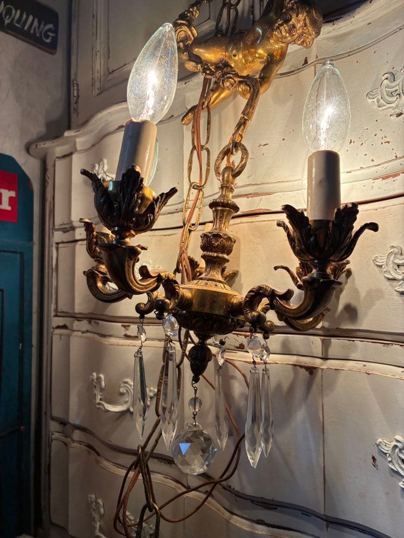 サム＆リサです　シャンデリア　吊り下げ　天井　エンジェル　真鍮　ランプ