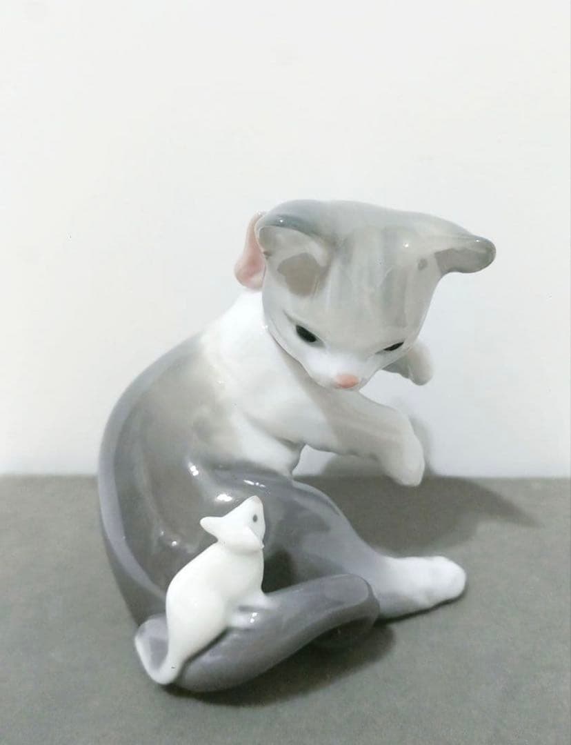 LLADRO \"驚いた仔猫ちゃん\"