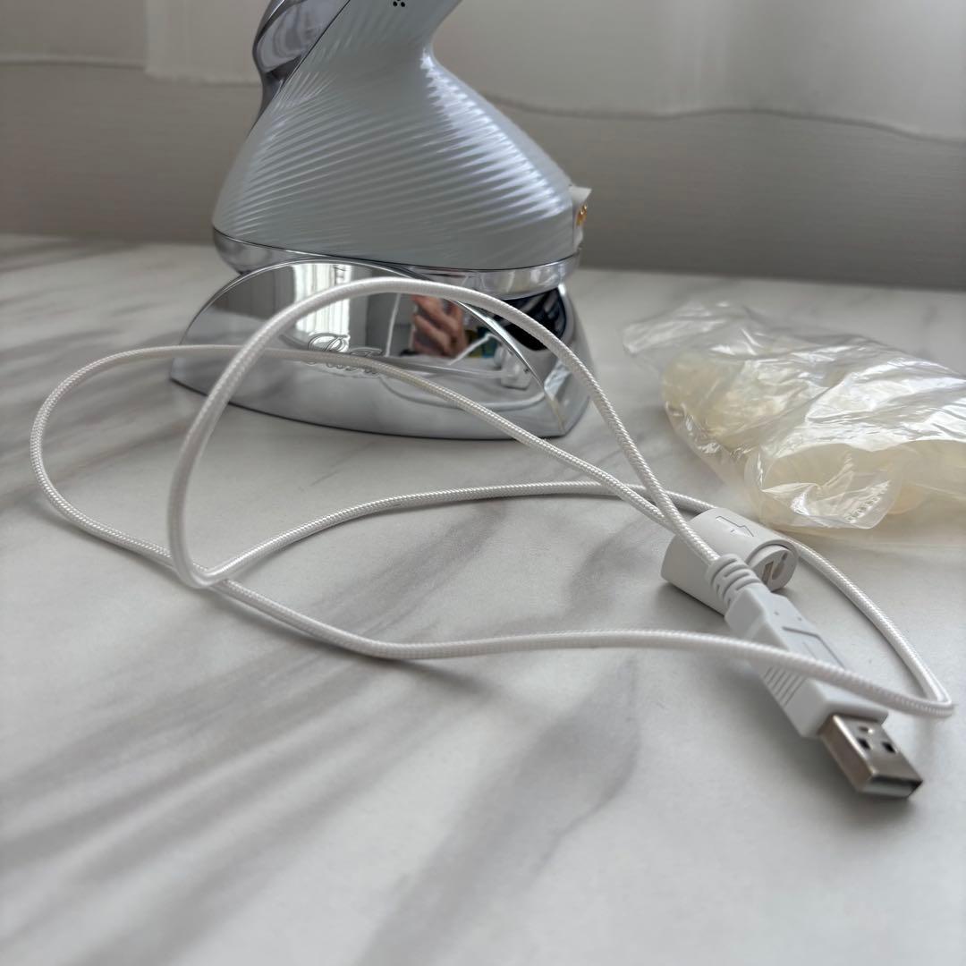 ぷぅ　【正規品】ReFa リファ　ビューテックヘッドスパ　白　MTG