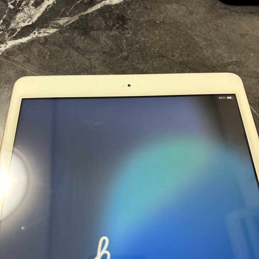 iPad 第8世代Wi-Fiモデル（A2270）　128GB ゴールド