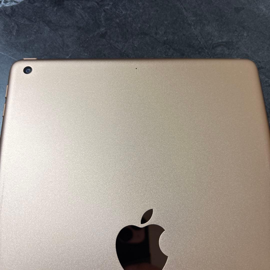 iPad 第8世代Wi-Fiモデル（A2270）　128GB ゴールド