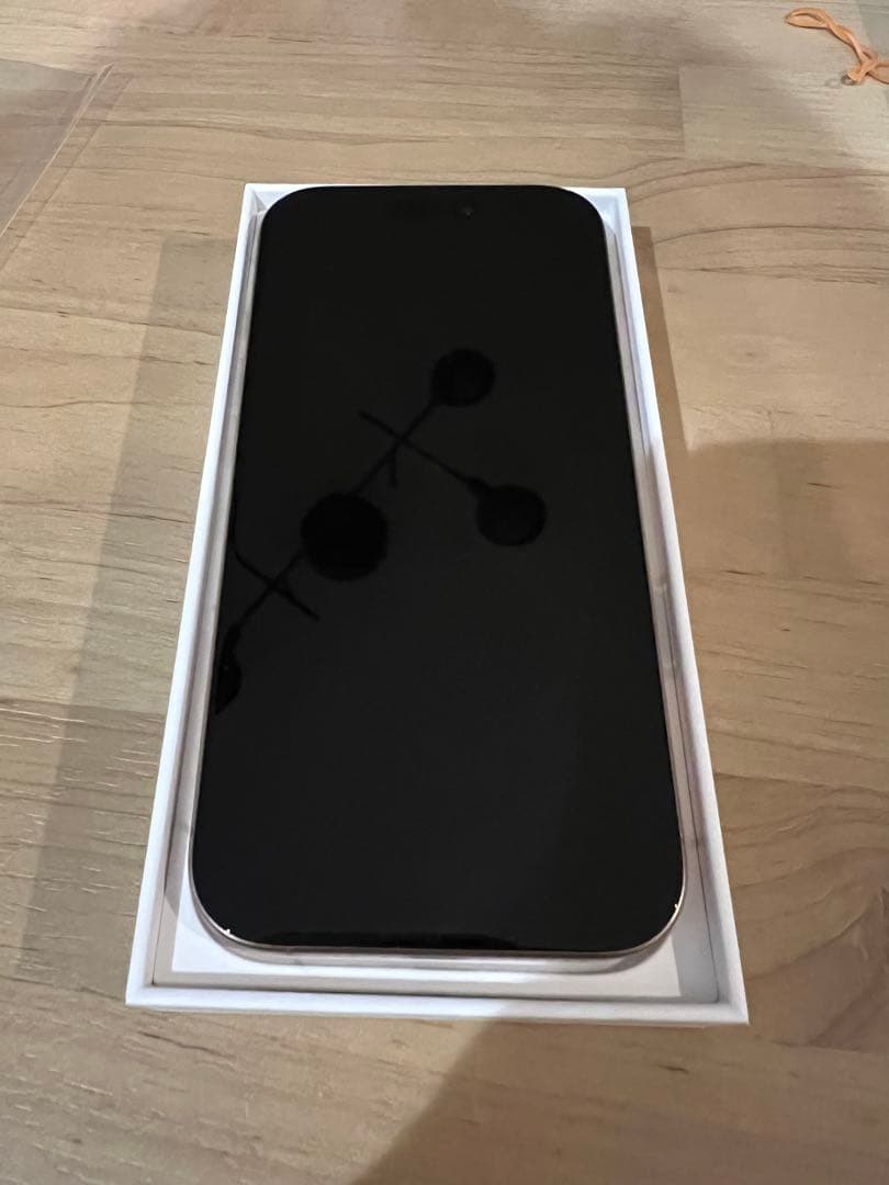 iPhone 16pro デザートチタニウム　99%