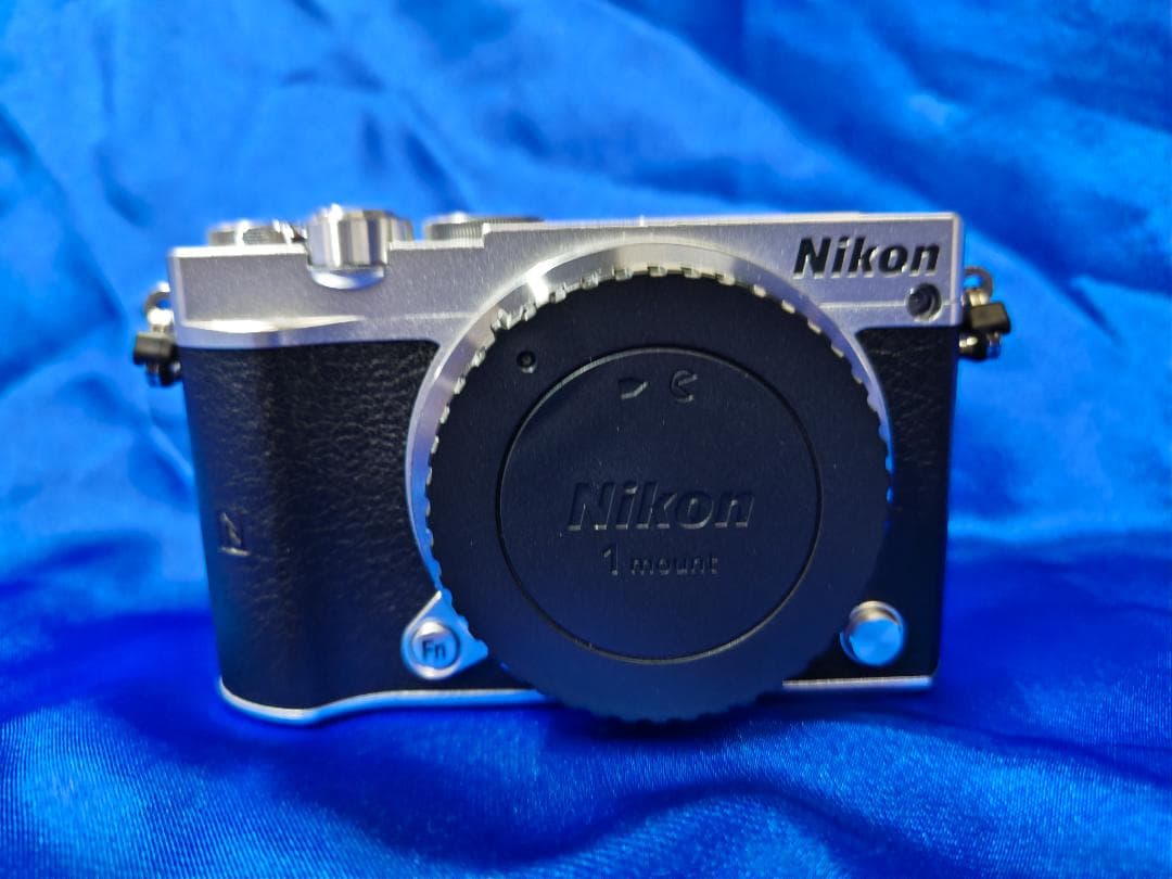 【新品】Nikon1 J5 ダブルレンズキット