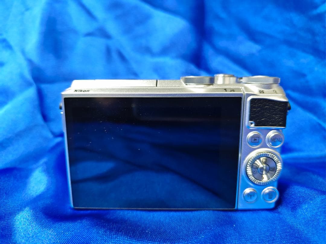 【新品】Nikon1 J5 ダブルレンズキット