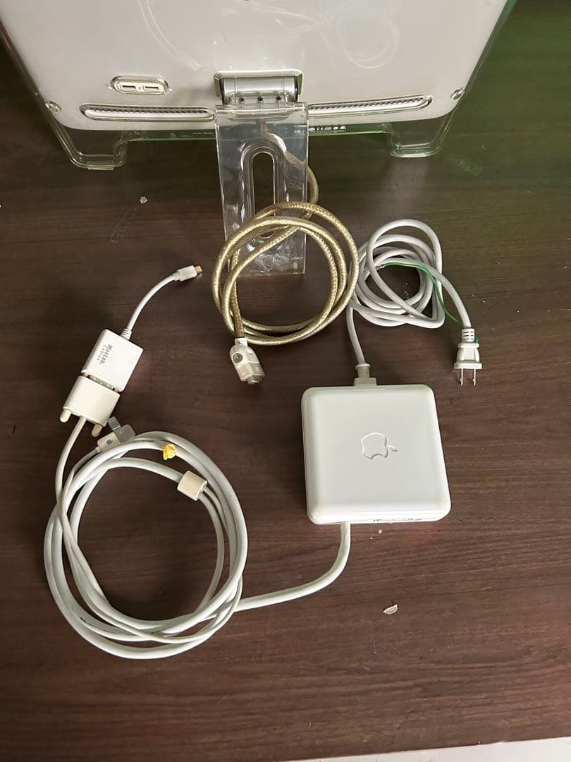 動作商品Apple Studio Display と付属品