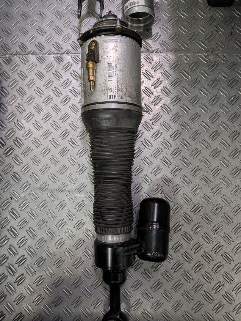 ベントレー等 純正 エアサス 修理致します。