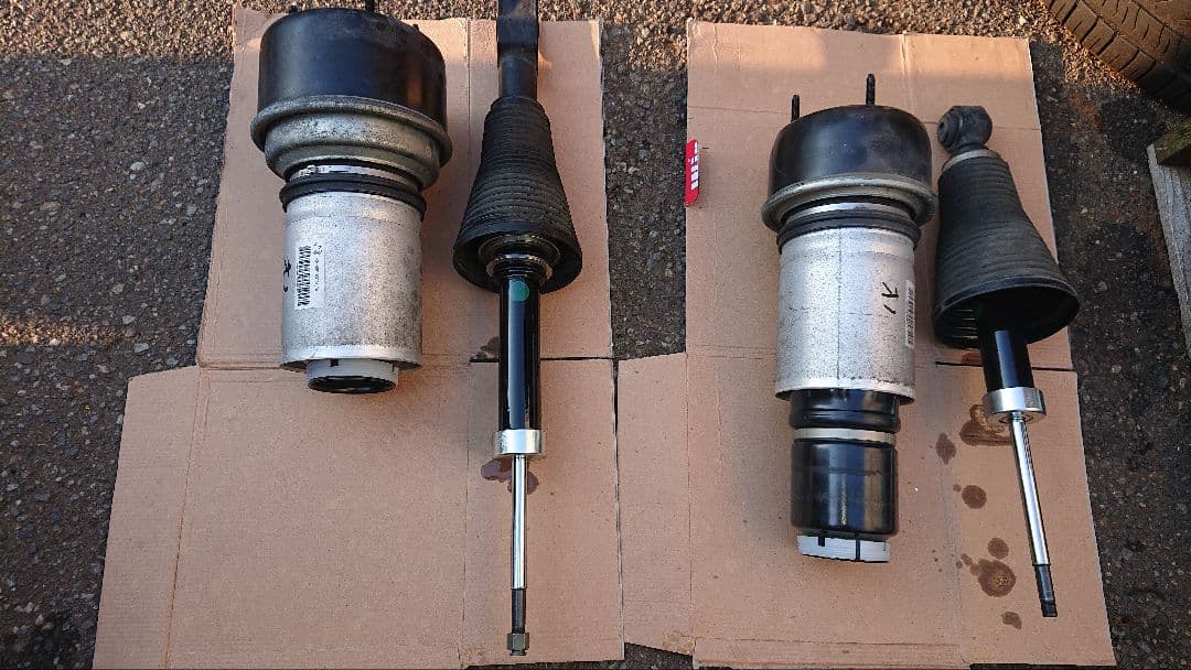 ベントレー等 純正 エアサス 修理致します。