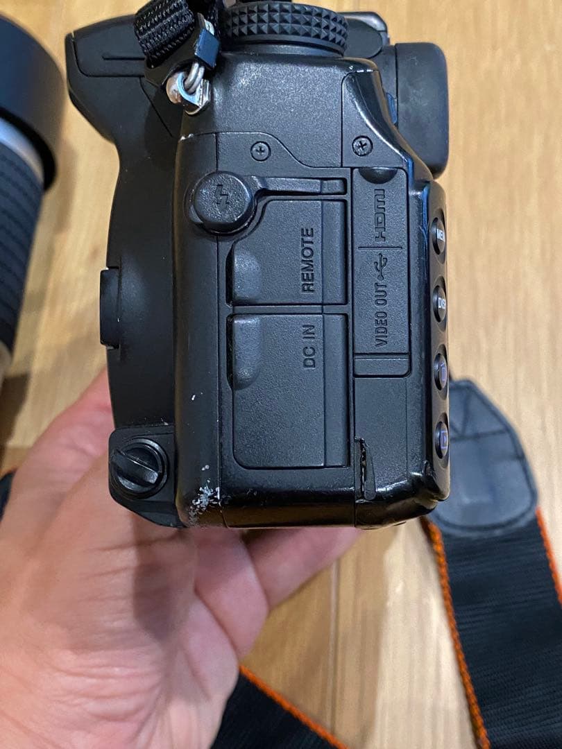 SONY α700 デジタル一眼　動作品　50ミリ単焦点マクロ、望遠レンズ付き
