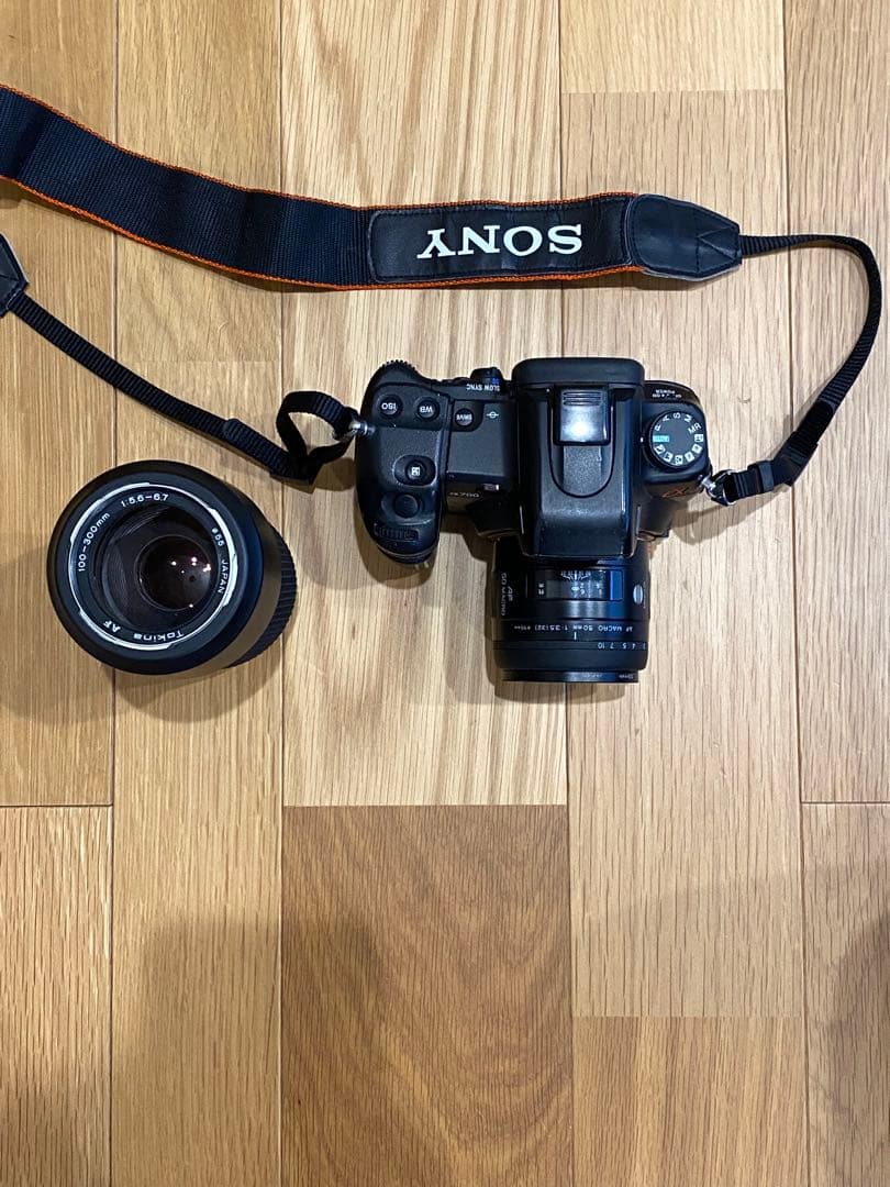 SONY α700 デジタル一眼　動作品　50ミリ単焦点マクロ、望遠レンズ付き