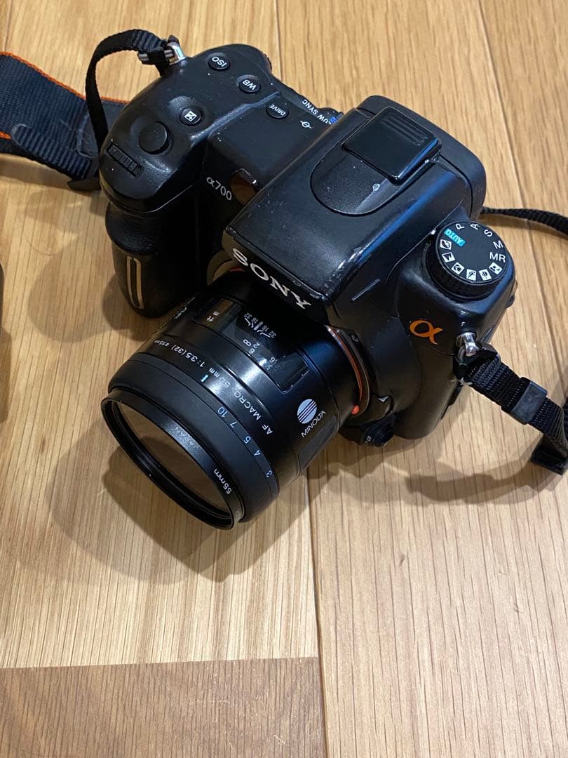 SONY α700 デジタル一眼　動作品　50ミリ単焦点マクロ、望遠レンズ付き