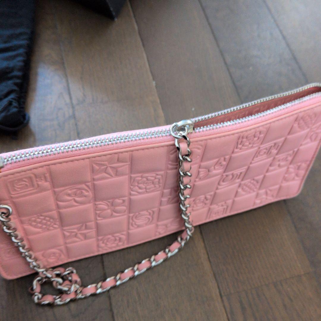 CHANEL ピンク レザー チェーンバッグ