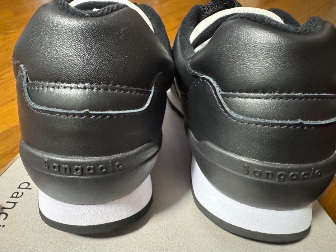 SANGACIO ホワイト/ブラック スニーカー