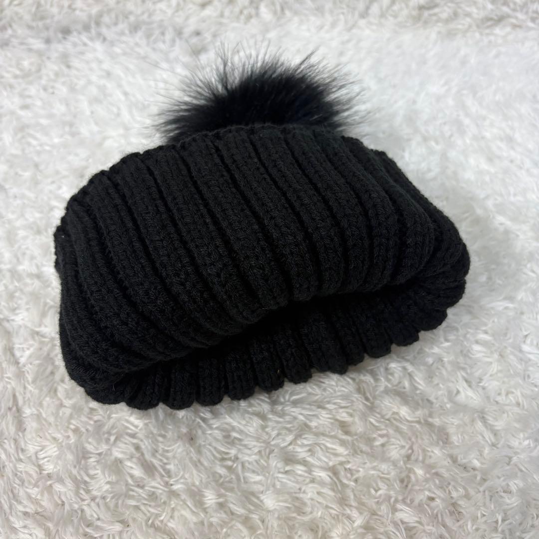 Moncler モンクレールブラック ポンポンニット帽 リアルファー付き