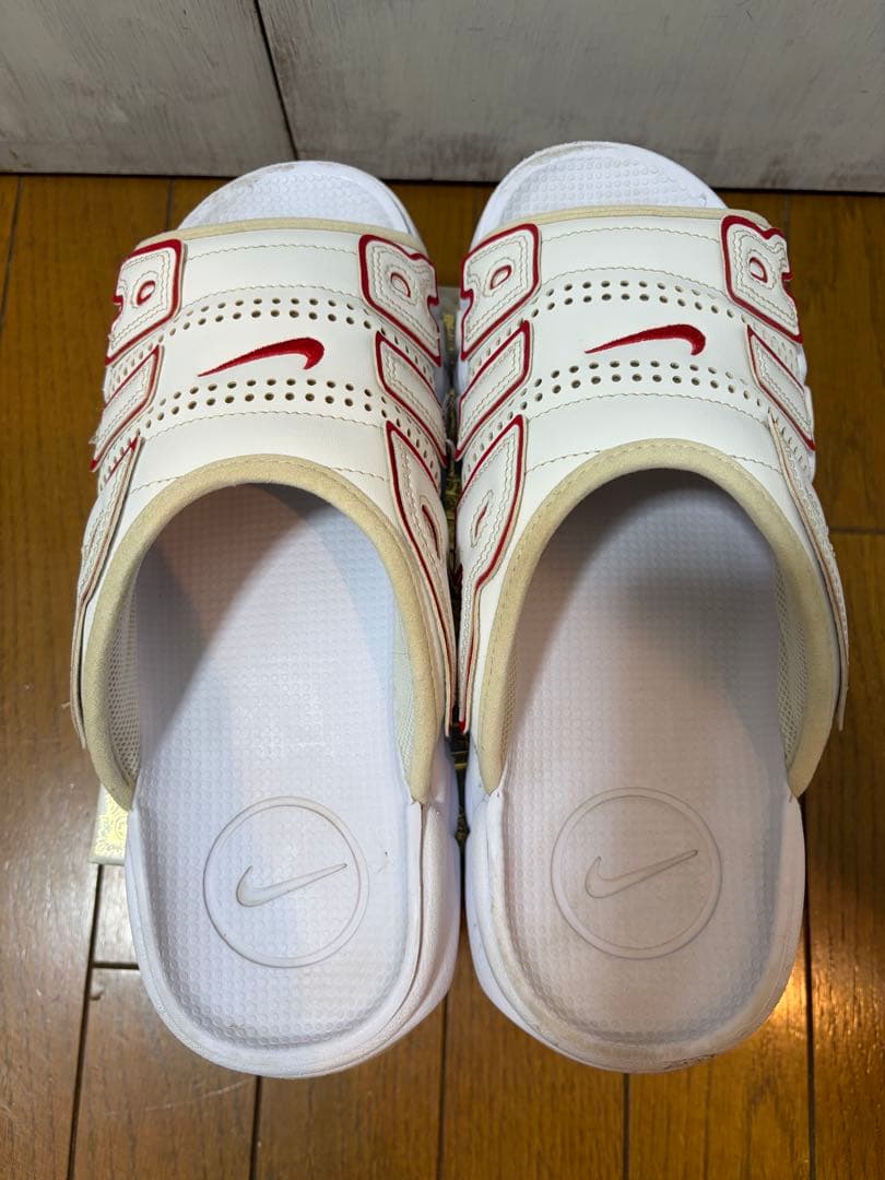 エア モア アップテンポ スライド サンダル　ホワイト/レッド27cm