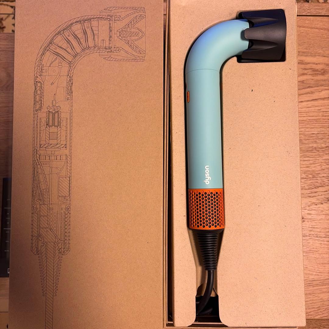ヘアドライヤー Dyson Supersonic r HD17CPATO