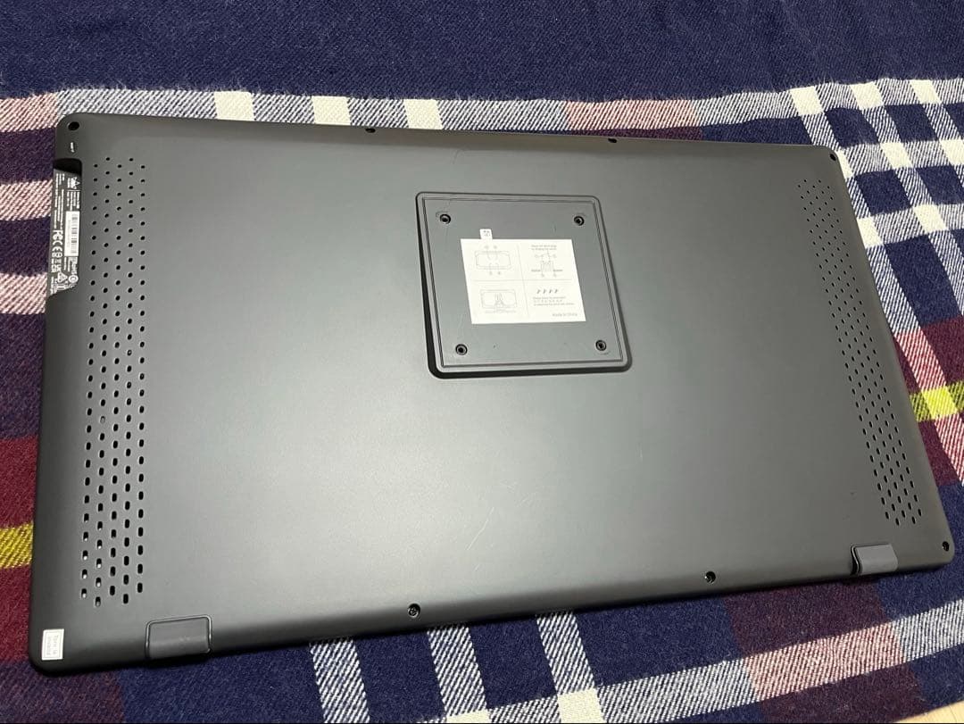 HUION Kamvas 24 Plus 23.8インチ 2.5K 液タブ