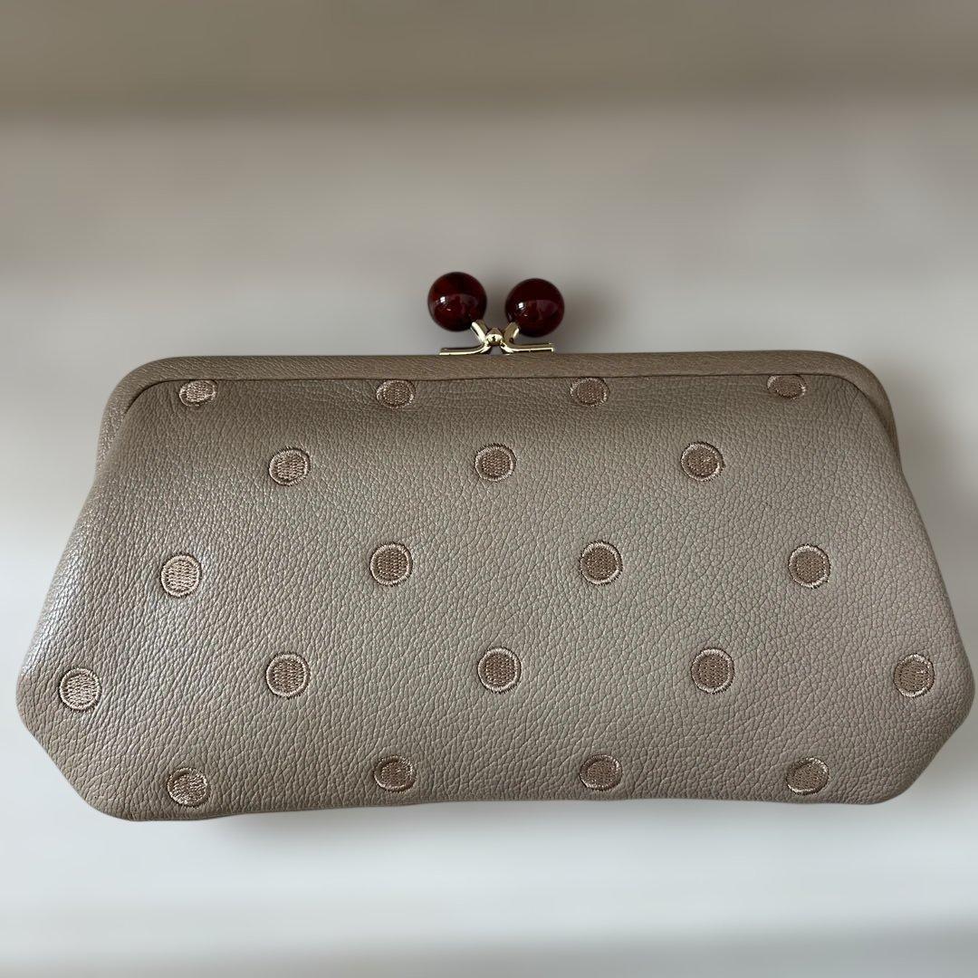 美品　perche　ペルケ水玉柄がま口　長財布　　ベージュ