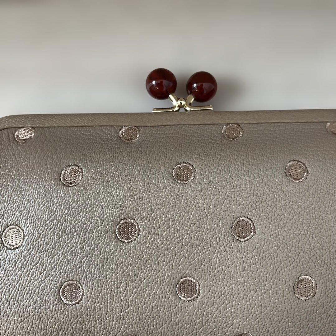 美品　perche　ペルケ水玉柄がま口　長財布　　ベージュ