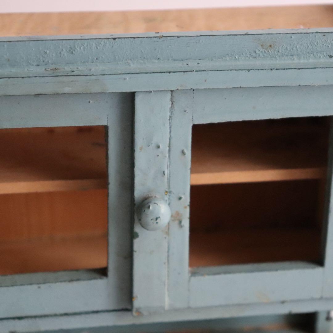 アンティーク　ドールハウス　食器棚　キャビネット　くすみブルー　ミニチュア家具