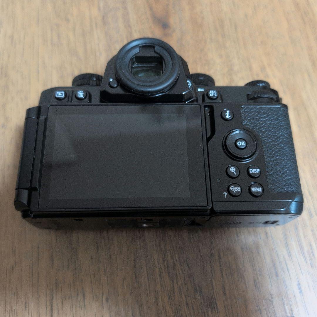 Nikon Z f ミラーレスカメラ 40mm f/2