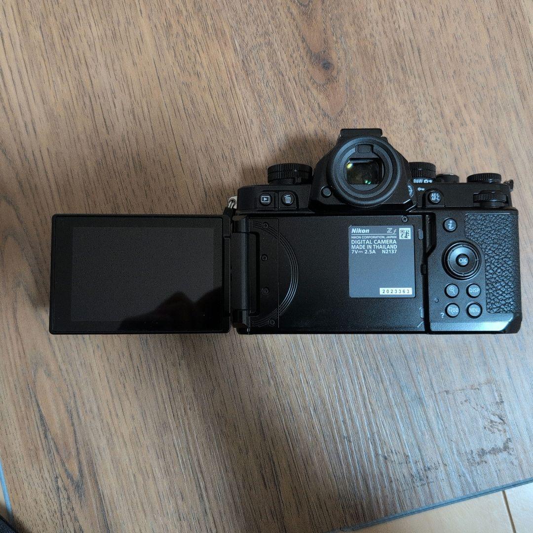 Nikon Z f ミラーレスカメラ 40mm f/2