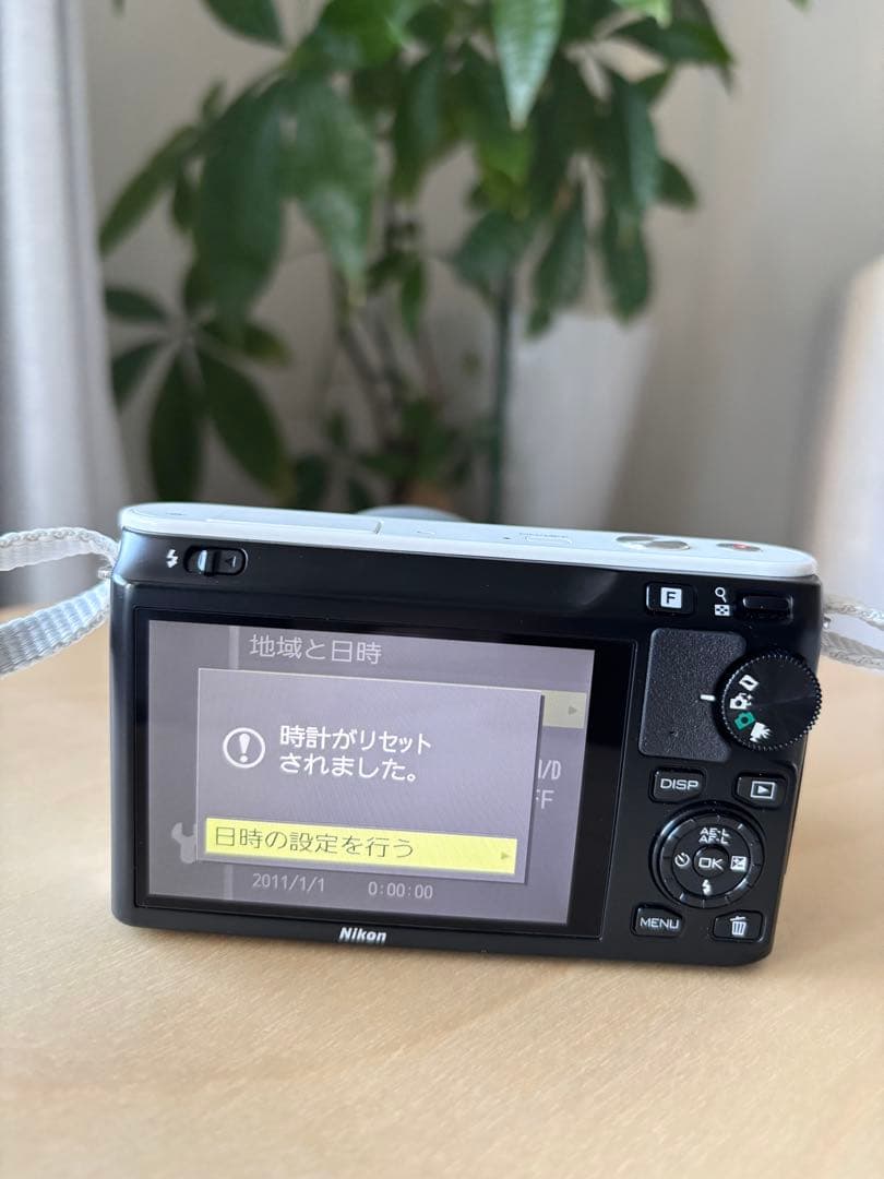 Nikon ニコン ミラーレスカメラ J１ホワイト