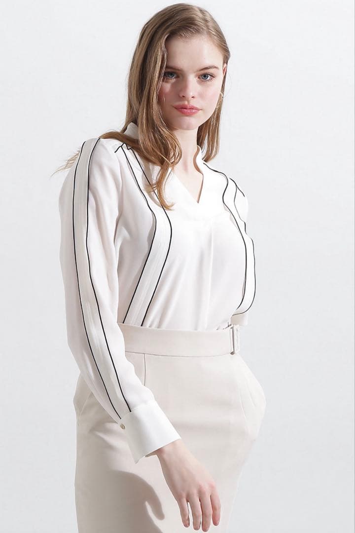 ピンキーアンドダイアン◆バイカラーラインブラウス エクリュ 38