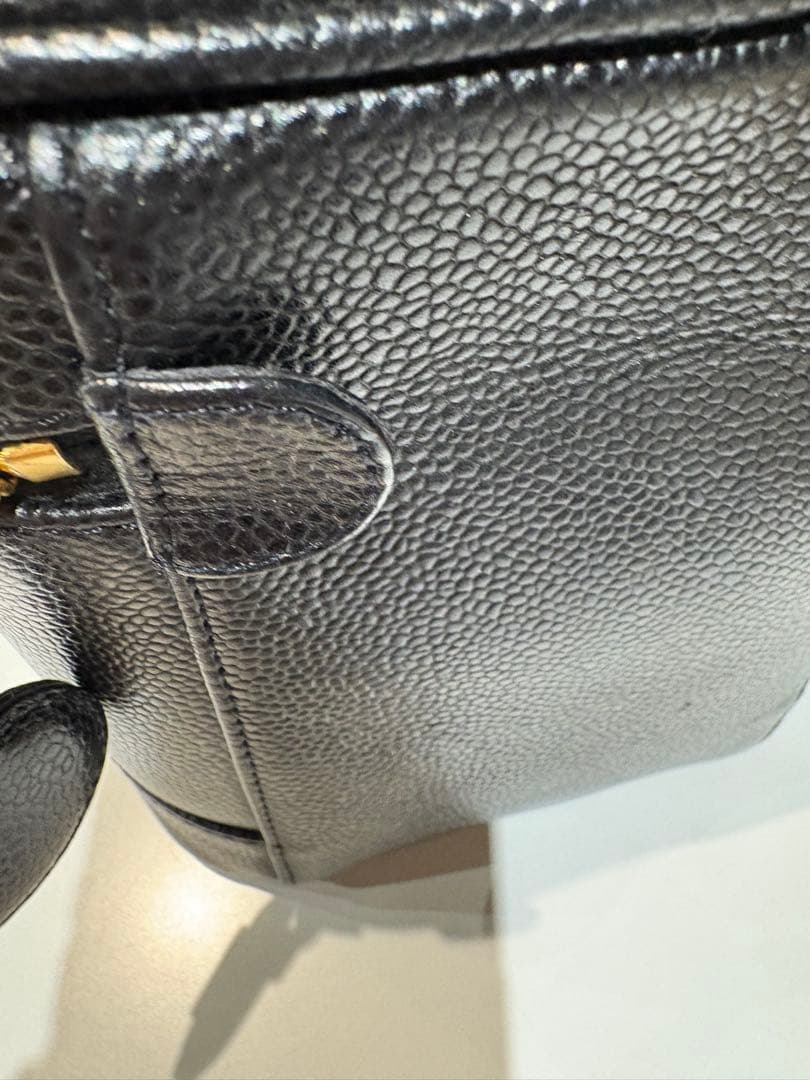 CHANEL ブラックレザー ハンドバッグ