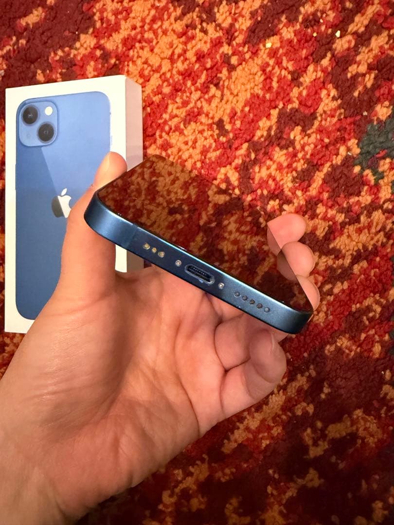 【超美品】iPhone13 128GB ブルー