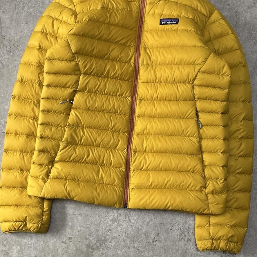パタゴニア FA23 ダウンセーターフーディ ダウンジャケット S 黄 イエロー