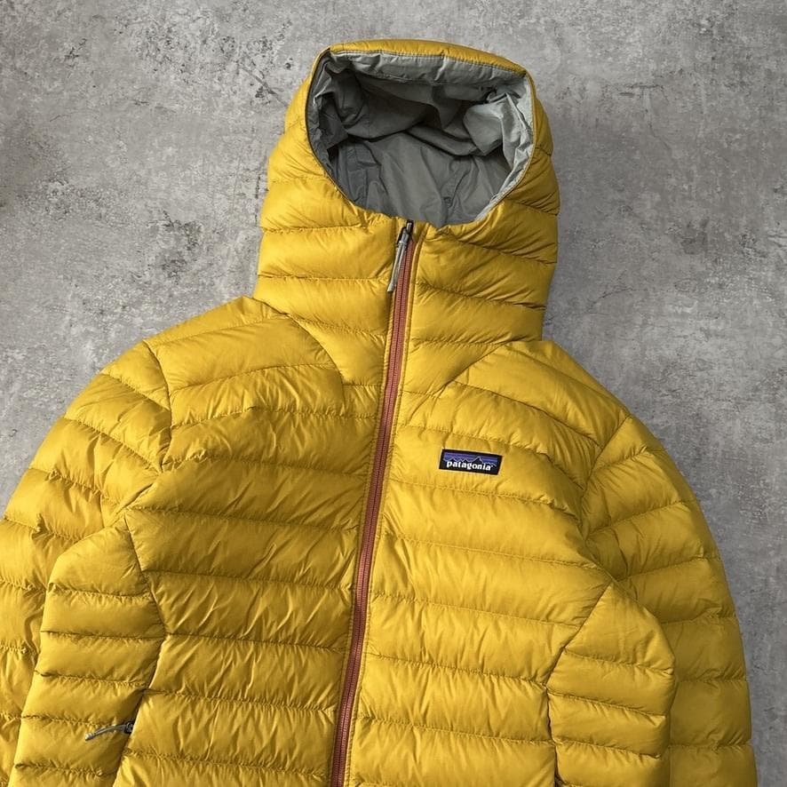 パタゴニア FA23 ダウンセーターフーディ ダウンジャケット S 黄 イエロー