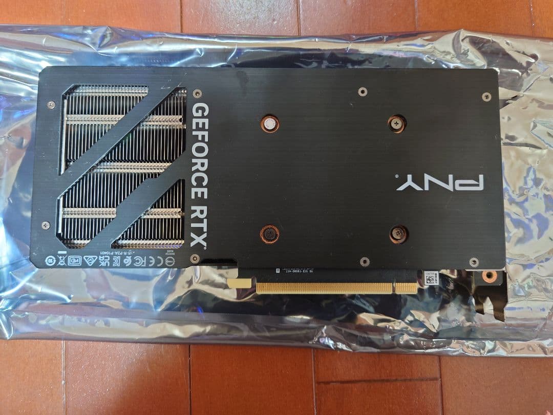 GeForce RTX 4070 SUPER 　PNY グラフィックボード