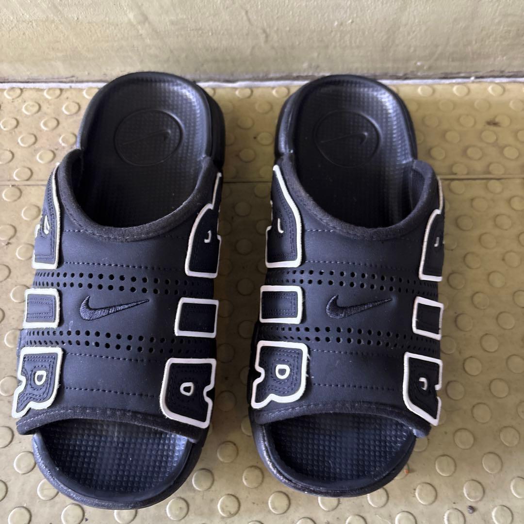 Nike エアモア　アップテンポ　スライド