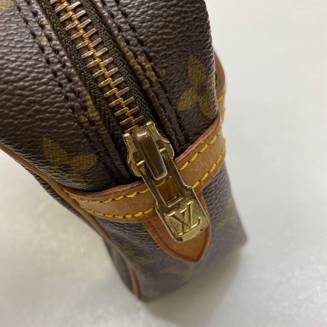 施*英様 Louis Vuitton クラッチバッグ ブラウン