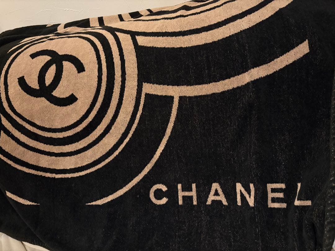 CHANEL タオルケット 黒・ベージュ