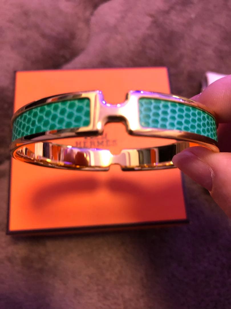HERMES グリーン バングル　オランプ　イヤーカフ