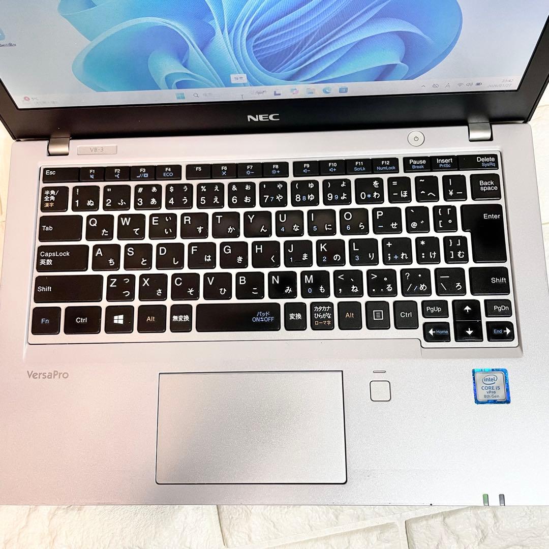 【軽量12.5型】 Corei5-第８世代 Type-C充電 SSD256GB