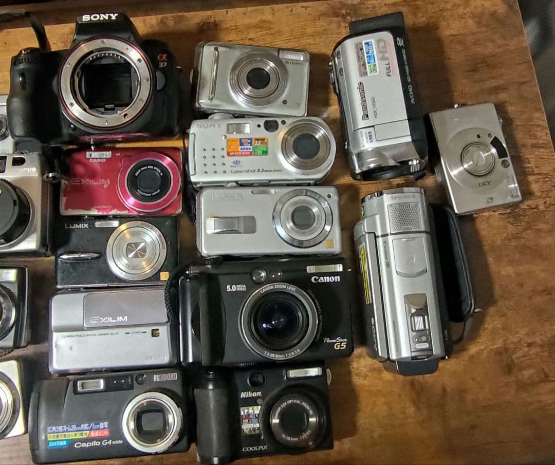 デジタルカメラ18点＋３　まとめ売り