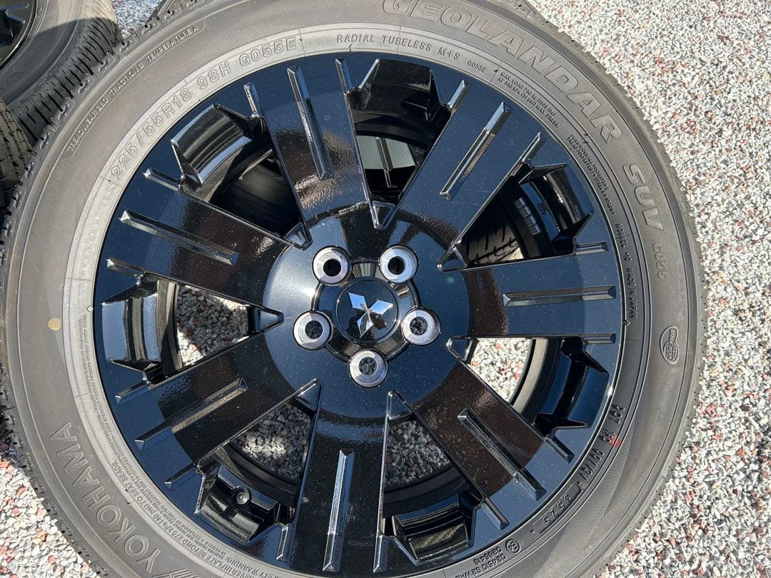 【新車外し】【送料込み】デリカD5 シャモニー タイヤ ホイール 純正ナット