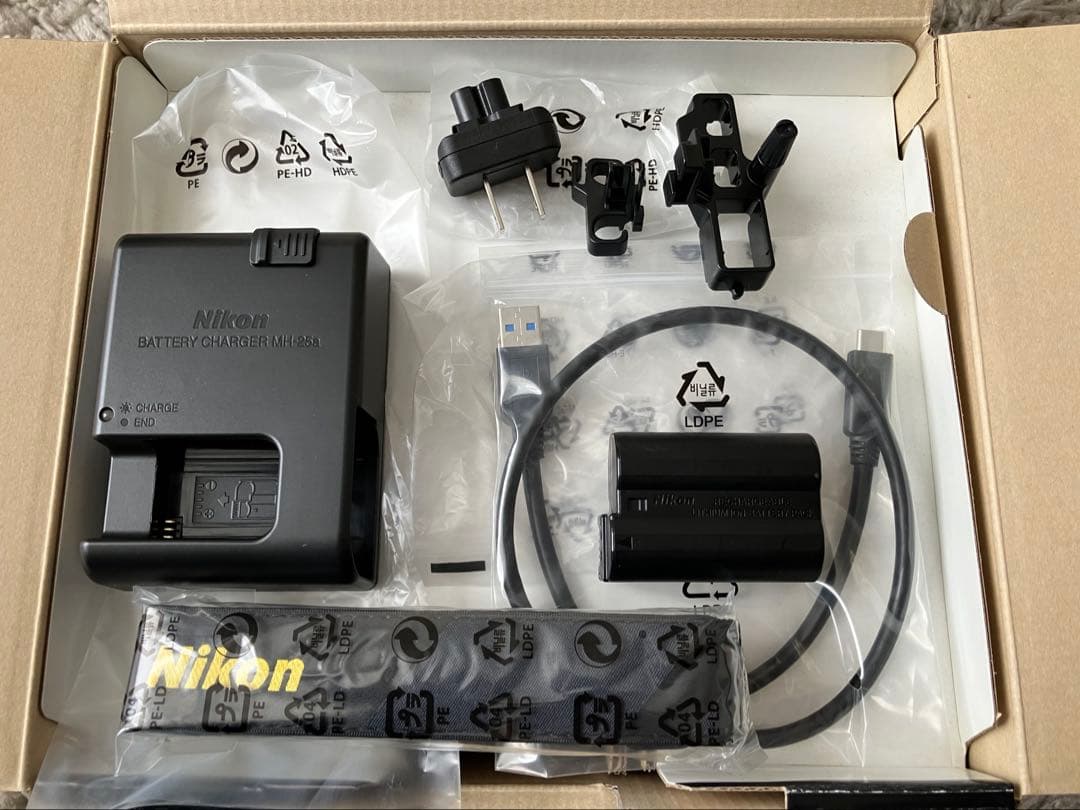 NIKON Z8ボディー　箱付き