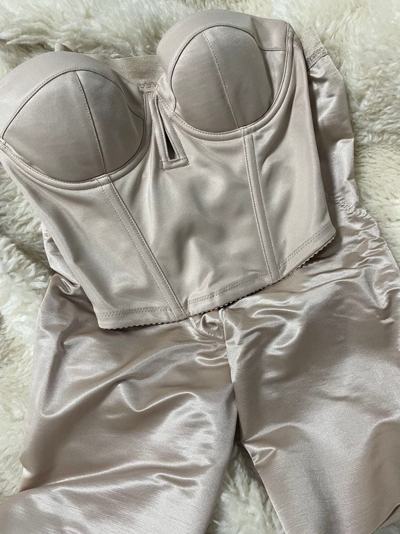 ブライダルインナー　THE TREAT DRESSING C70 M