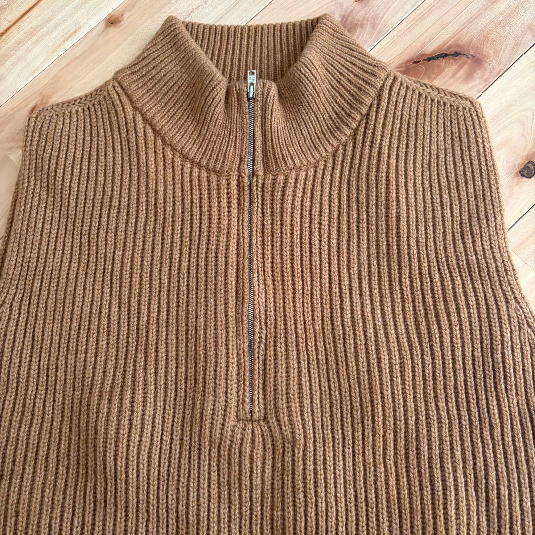 リブ編みハイネックジッパーニットベスト ブラウン