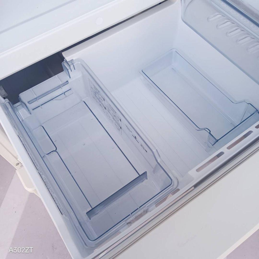 D097 送料設置無料 アクア　自動製氷機能付き　大型冷蔵庫　272L