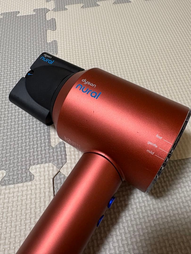 ダイソン　スペシャルエディション　ヘアドライヤー　　HD16 ストロベリー