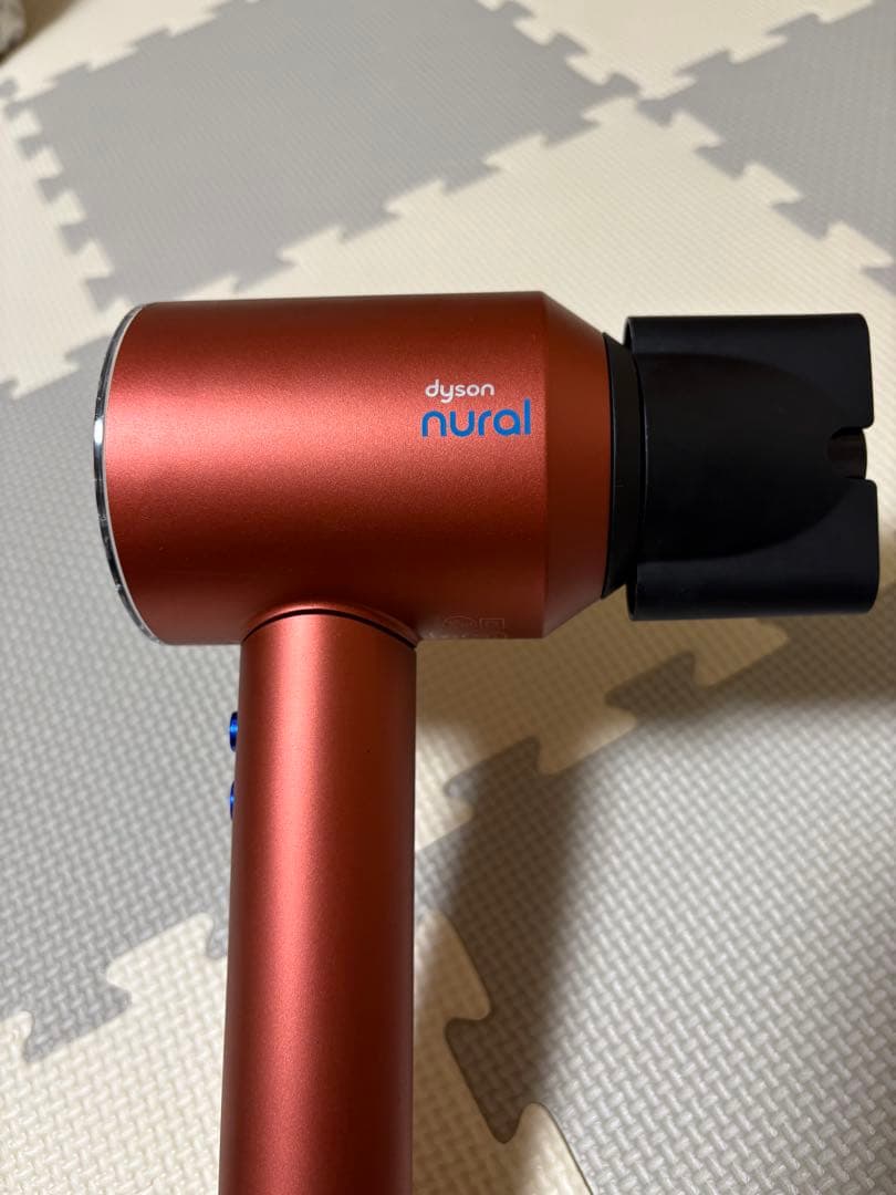 ダイソン　スペシャルエディション　ヘアドライヤー　　HD16 ストロベリー