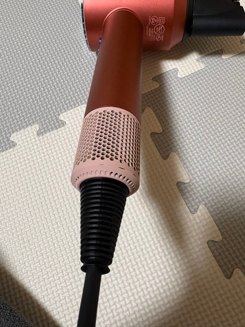 ダイソン　スペシャルエディション　ヘアドライヤー　　HD16 ストロベリー