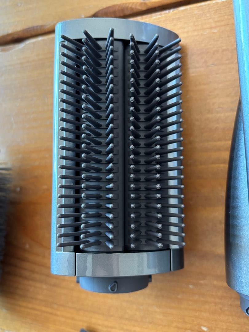 ● ダイソン エアラップHS05 ヘアスタイラー