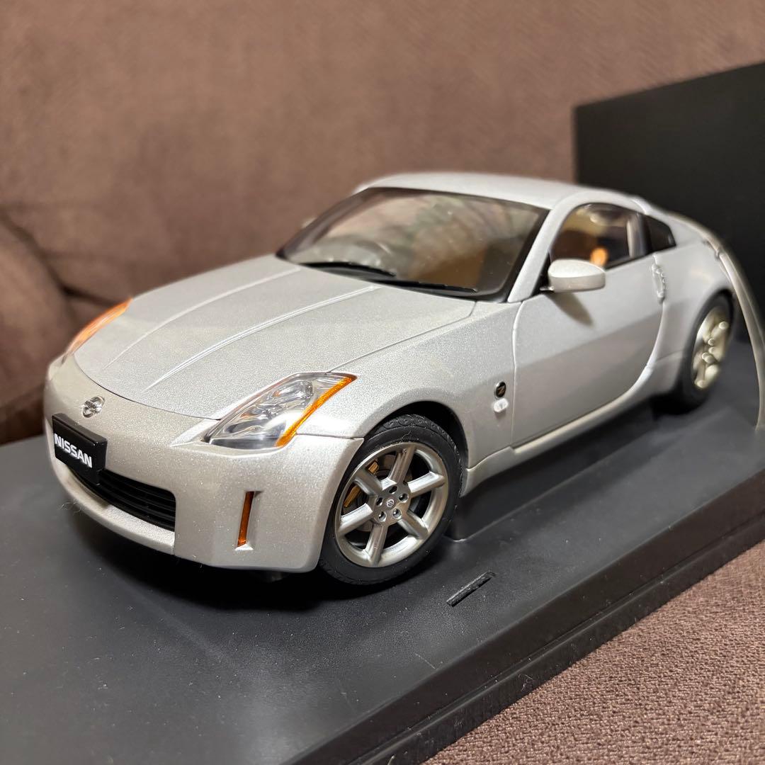ミニカー AUTOart Nissan Fairlady Z 1:18
